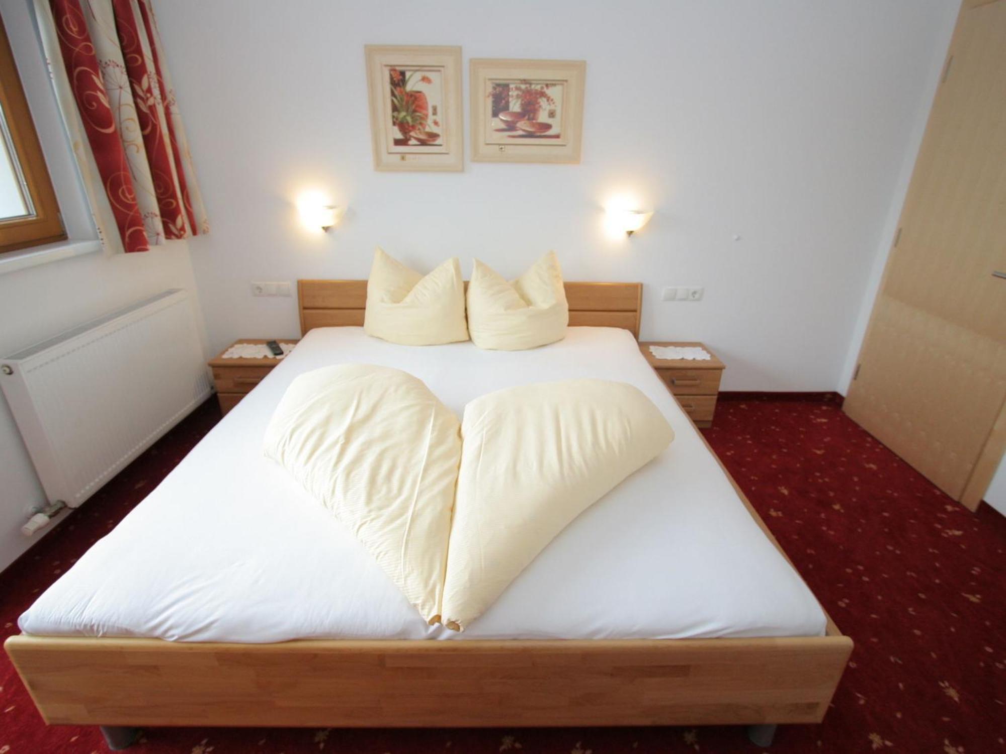 Charming Apartment In Uderns With Balcony Exterior photo